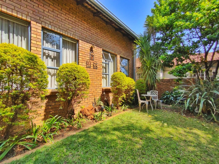 To Let 3 Bedroom Property for Rent in Eldopark Gauteng