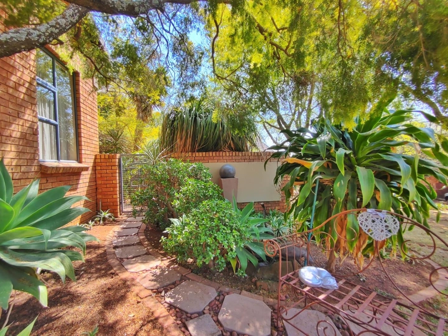 To Let 3 Bedroom Property for Rent in Eldopark Gauteng