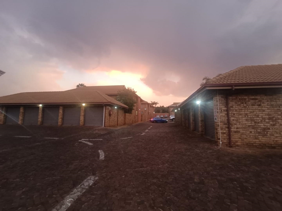 3 Bedroom Property for Sale in Zwartkop Gauteng