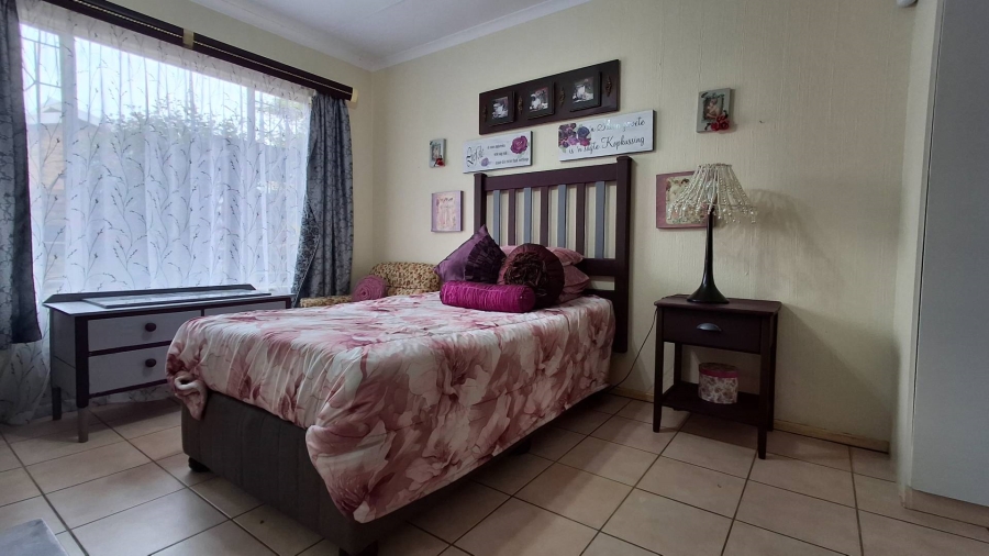 2 Bedroom Property for Sale in Roodekrans Gauteng