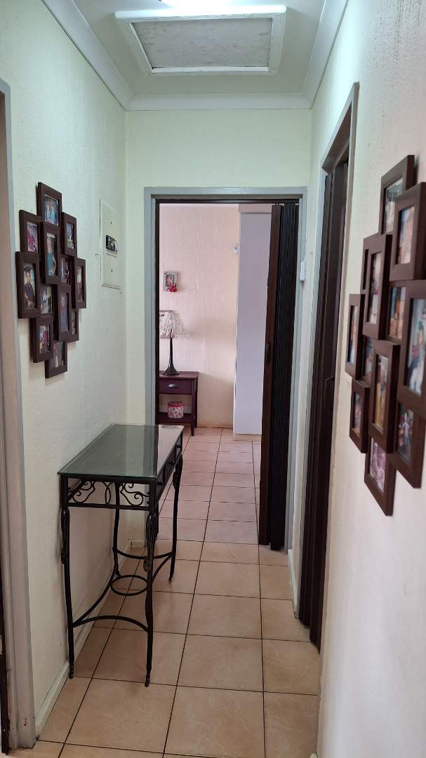 2 Bedroom Property for Sale in Roodekrans Gauteng