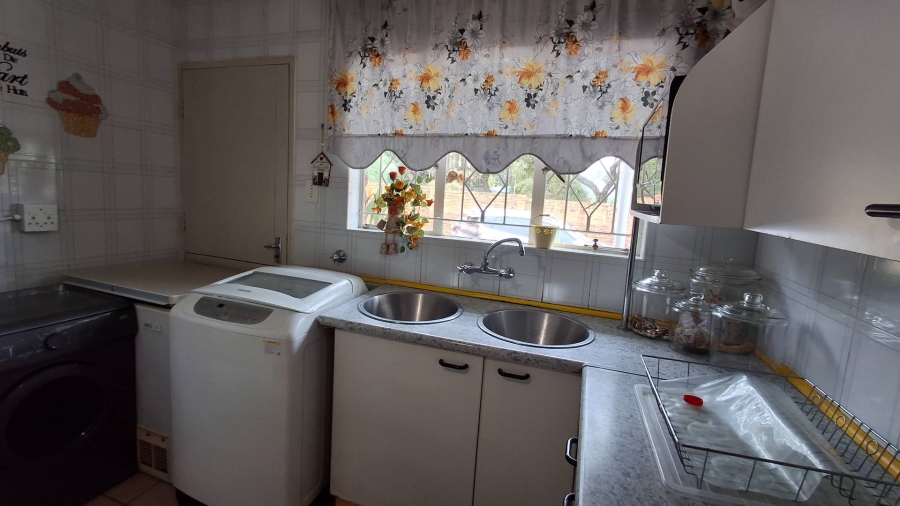 2 Bedroom Property for Sale in Roodekrans Gauteng