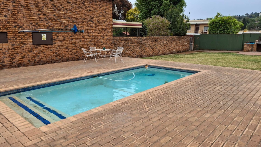 2 Bedroom Property for Sale in Roodekrans Gauteng