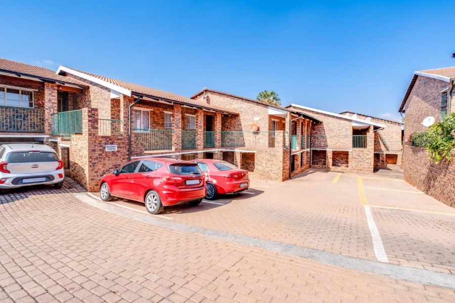To Let 2 Bedroom Property for Rent in Randburg Gauteng