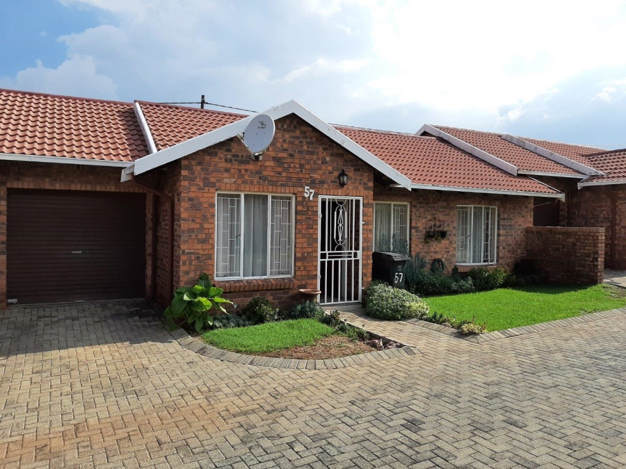 To Let 3 Bedroom Property for Rent in Groblerpark Gauteng