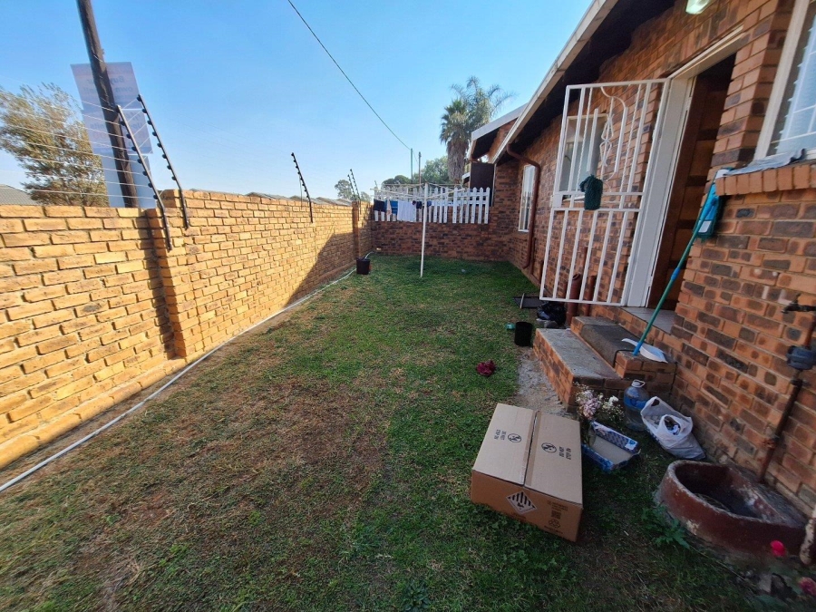 To Let 3 Bedroom Property for Rent in Groblerpark Gauteng