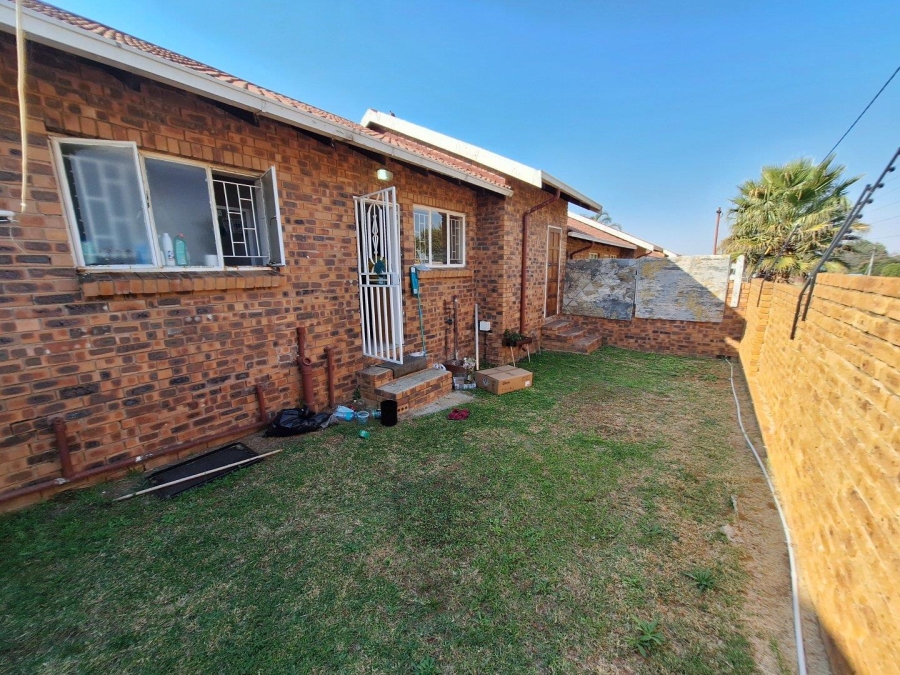 To Let 3 Bedroom Property for Rent in Groblerpark Gauteng