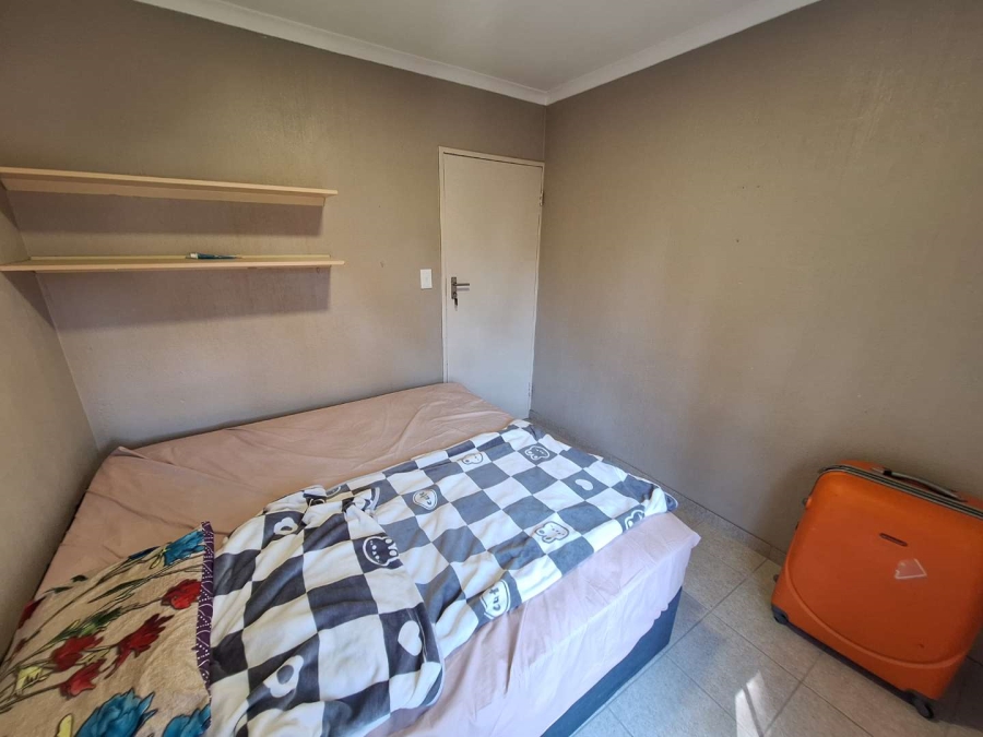 To Let 2 Bedroom Property for Rent in Weltevreden Park Gauteng