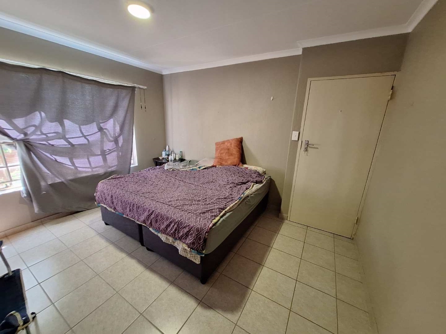 To Let 2 Bedroom Property for Rent in Weltevreden Park Gauteng