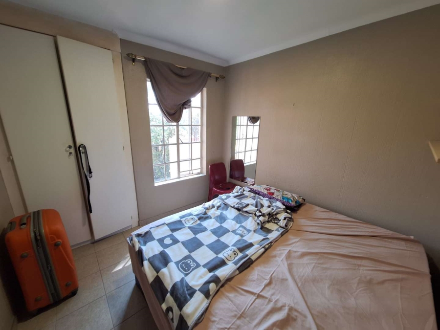 To Let 2 Bedroom Property for Rent in Weltevreden Park Gauteng