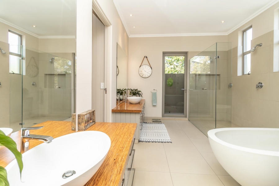 4 Bedroom Property for Sale in Waterfall Country Estate Gauteng