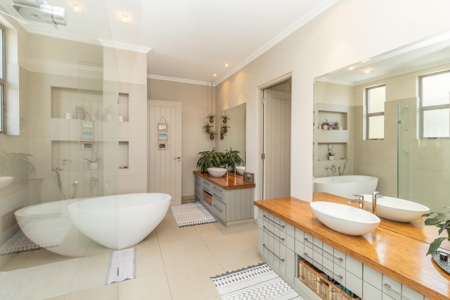 4 Bedroom Property for Sale in Waterfall Country Estate Gauteng
