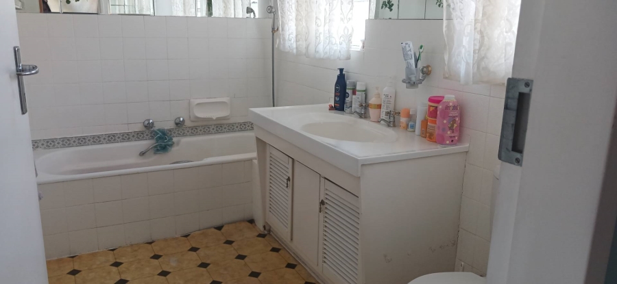 4 Bedroom Property for Sale in Brackenhurst Gauteng