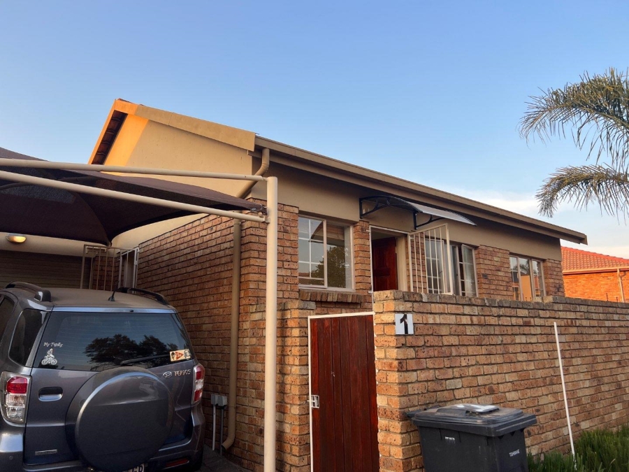To Let 2 Bedroom Property for Rent in Amberfield Ridge Gauteng