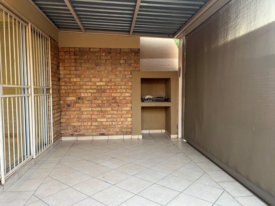 To Let 2 Bedroom Property for Rent in Amberfield Ridge Gauteng