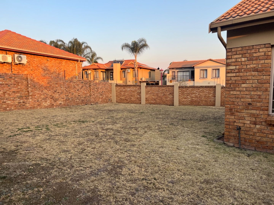 To Let 2 Bedroom Property for Rent in Amberfield Ridge Gauteng