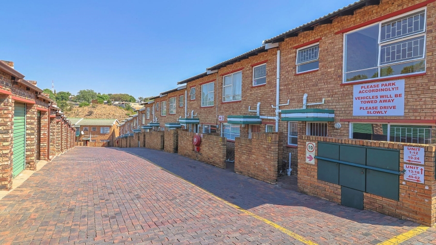 2 Bedroom Property for Sale in Rant En Dal Gauteng