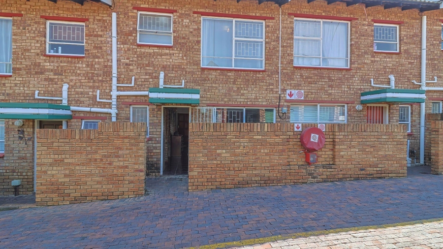 2 Bedroom Property for Sale in Rant En Dal Gauteng