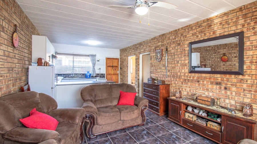 2 Bedroom Property for Sale in Rant En Dal Gauteng