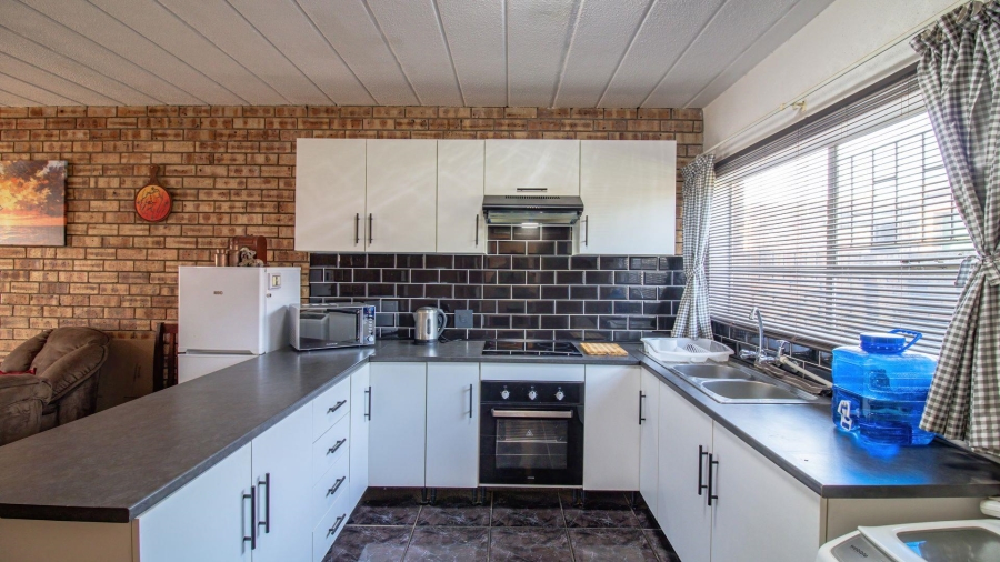 2 Bedroom Property for Sale in Rant En Dal Gauteng