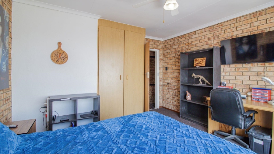 2 Bedroom Property for Sale in Rant En Dal Gauteng