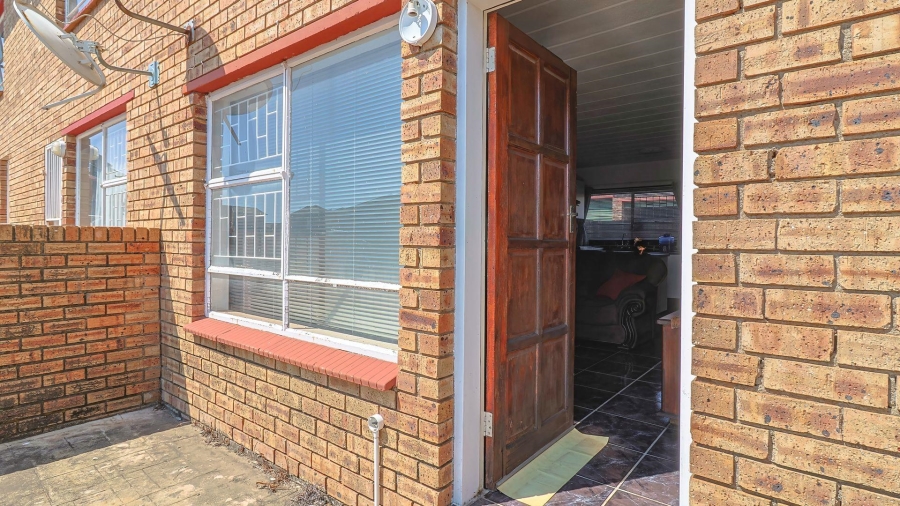 2 Bedroom Property for Sale in Rant En Dal Gauteng