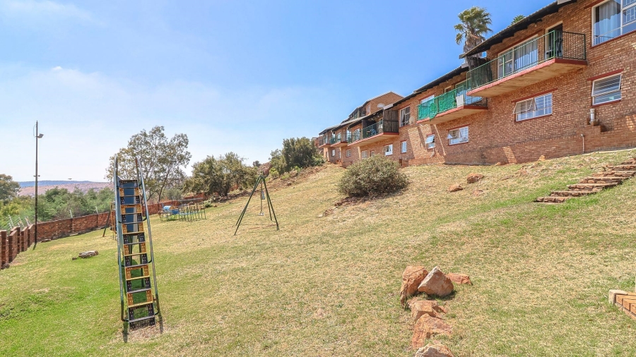 2 Bedroom Property for Sale in Rant En Dal Gauteng