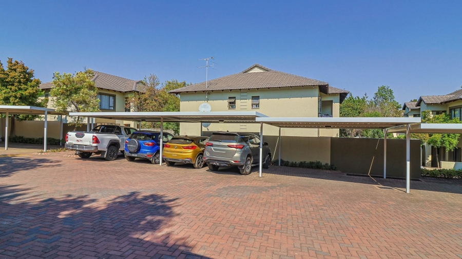 To Let 2 Bedroom Property for Rent in Fourways Gauteng