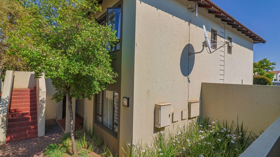To Let 2 Bedroom Property for Rent in Fourways Gauteng