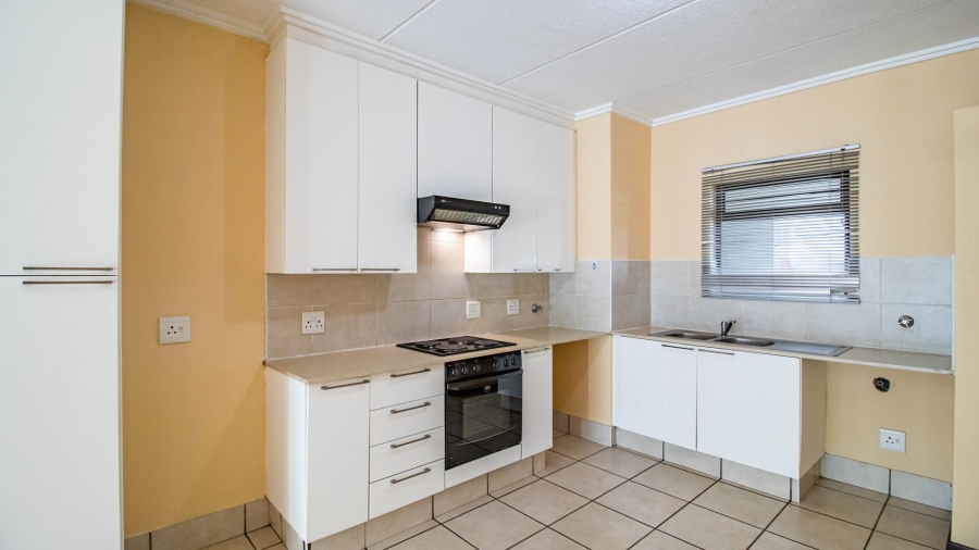 To Let 2 Bedroom Property for Rent in Fourways Gauteng