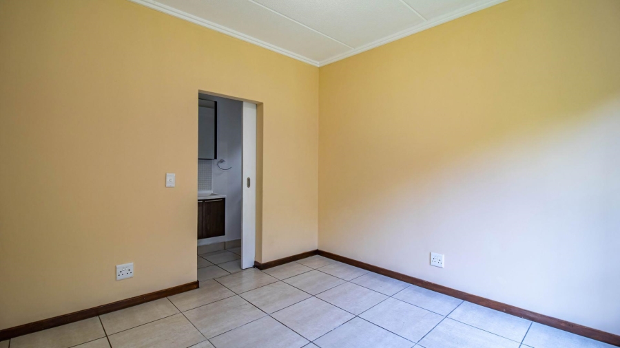 To Let 2 Bedroom Property for Rent in Fourways Gauteng
