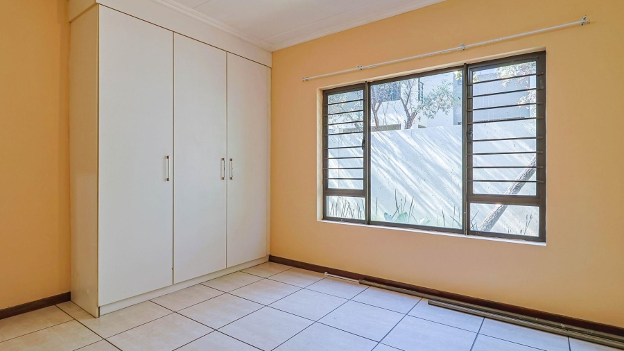 To Let 2 Bedroom Property for Rent in Fourways Gauteng