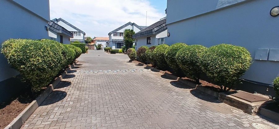 3 Bedroom Property for Sale in Lakefield Gauteng