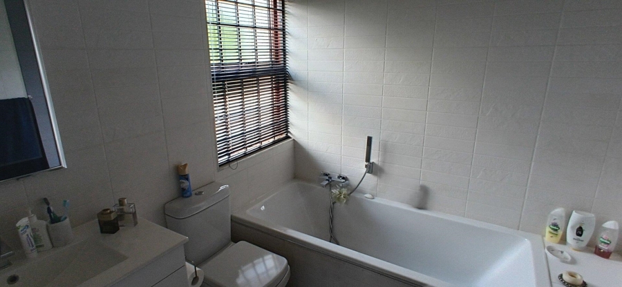 3 Bedroom Property for Sale in Lakefield Gauteng