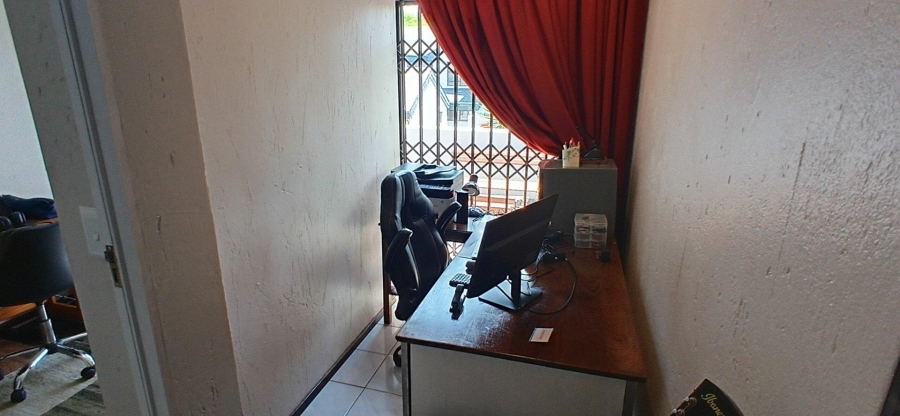 3 Bedroom Property for Sale in Lakefield Gauteng