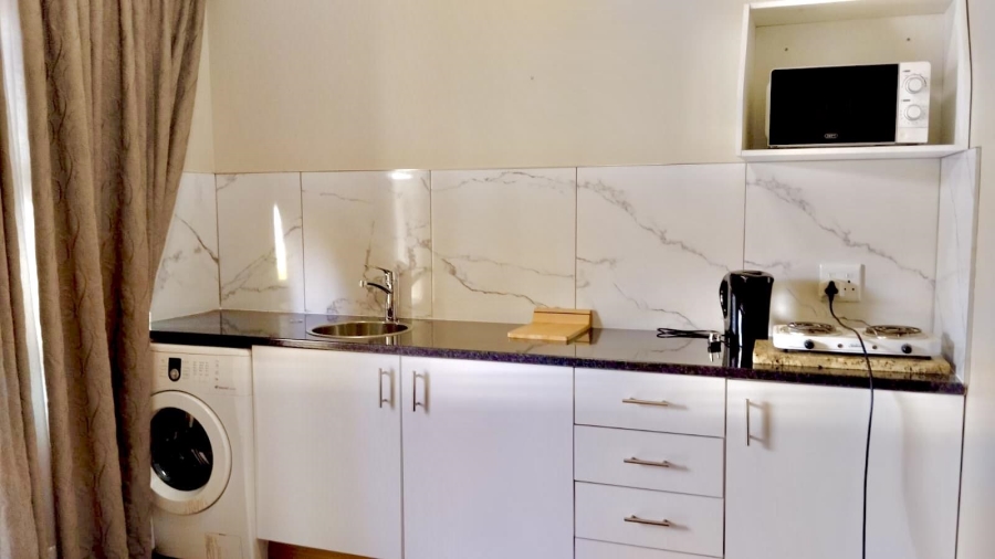 To Let 1 Bedroom Property for Rent in Silver Lakes Golf Estate Gauteng