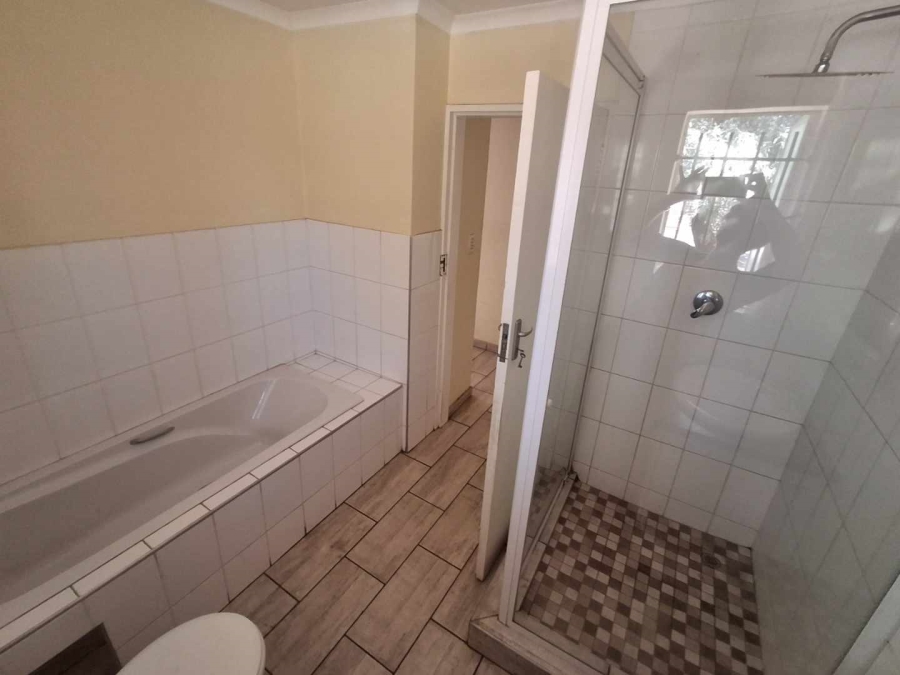 3 Bedroom Property for Sale in Wierdapark Gauteng