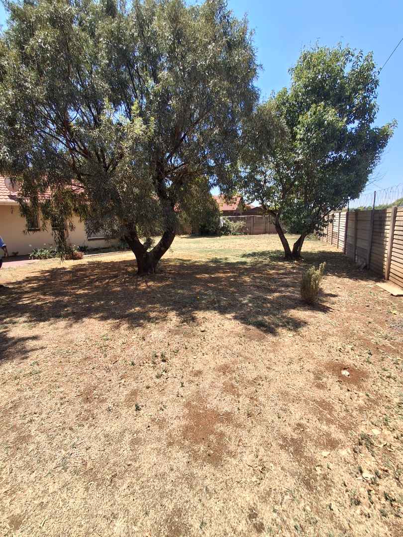 3 Bedroom Property for Sale in Wierdapark Gauteng
