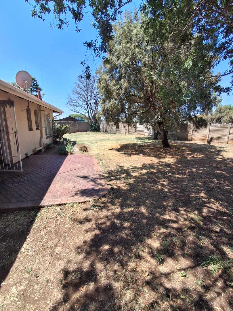 3 Bedroom Property for Sale in Wierdapark Gauteng