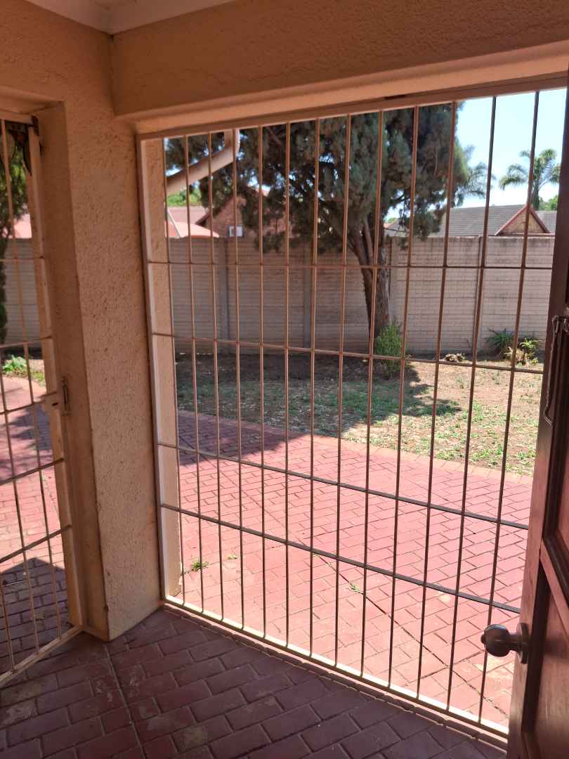3 Bedroom Property for Sale in Wierdapark Gauteng