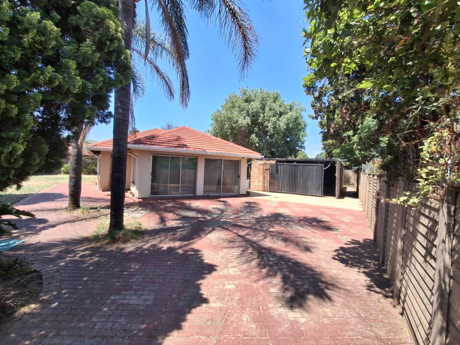 3 Bedroom Property for Sale in Wierdapark Gauteng