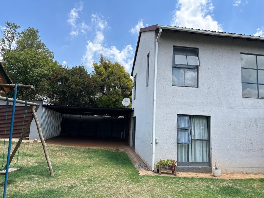 To Let 5 Bedroom Property for Rent in Wilgeheuwel Gauteng