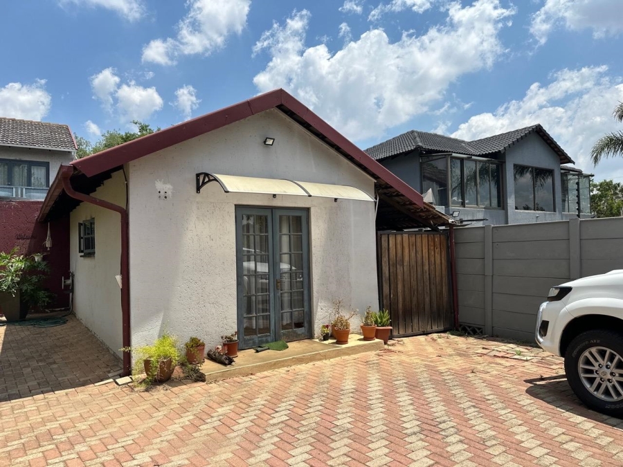To Let 5 Bedroom Property for Rent in Wilgeheuwel Gauteng