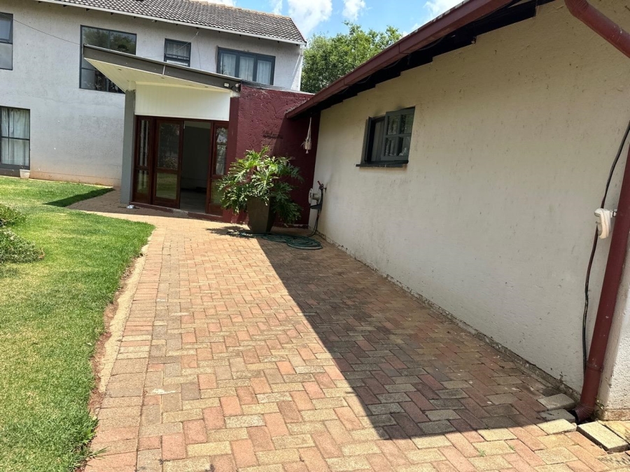 To Let 5 Bedroom Property for Rent in Wilgeheuwel Gauteng