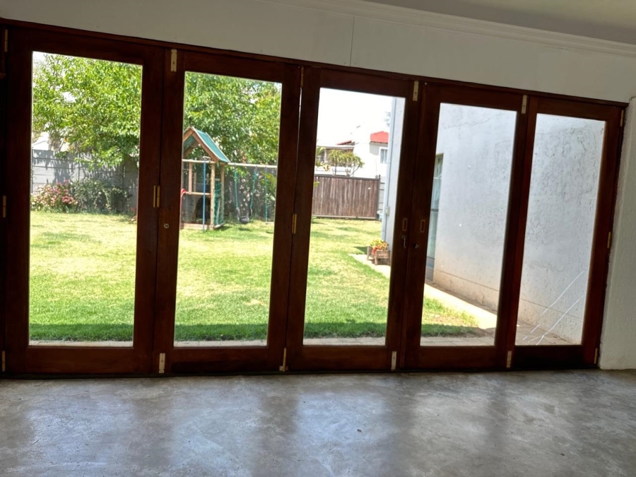 To Let 5 Bedroom Property for Rent in Wilgeheuwel Gauteng