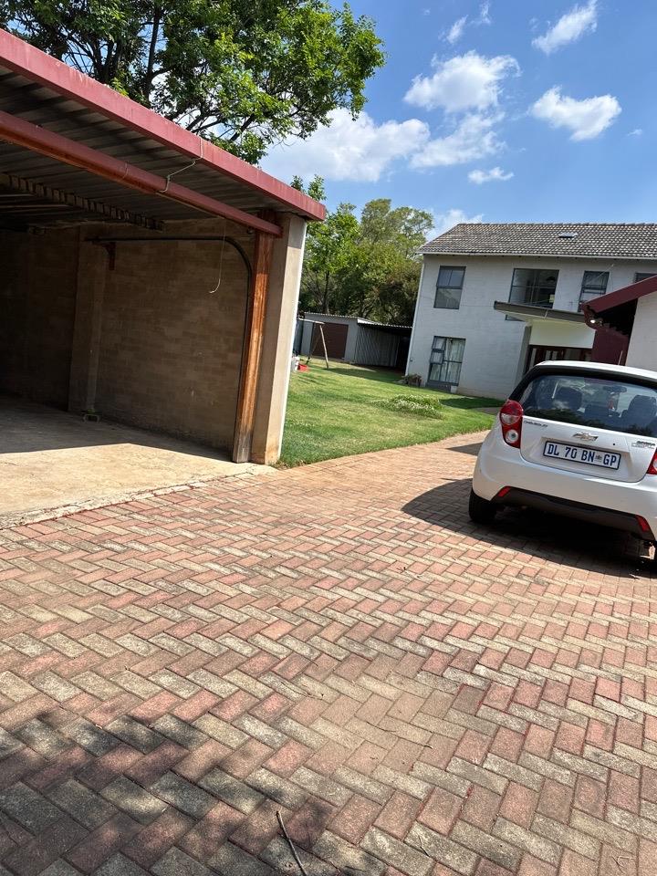 To Let 5 Bedroom Property for Rent in Wilgeheuwel Gauteng