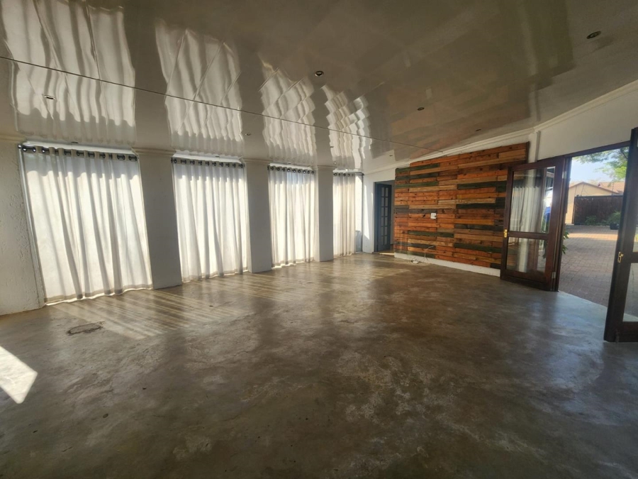 To Let 5 Bedroom Property for Rent in Wilgeheuwel Gauteng
