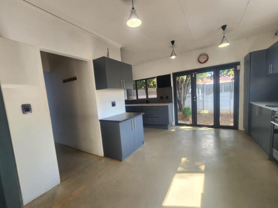 To Let 5 Bedroom Property for Rent in Wilgeheuwel Gauteng