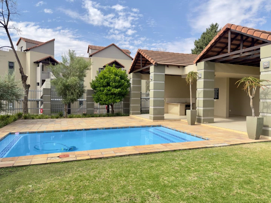 To Let 1 Bedroom Property for Rent in Broadacres Gauteng