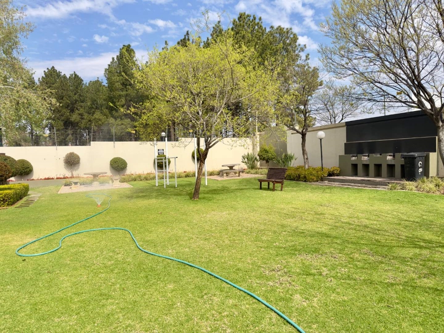 To Let 1 Bedroom Property for Rent in Broadacres Gauteng